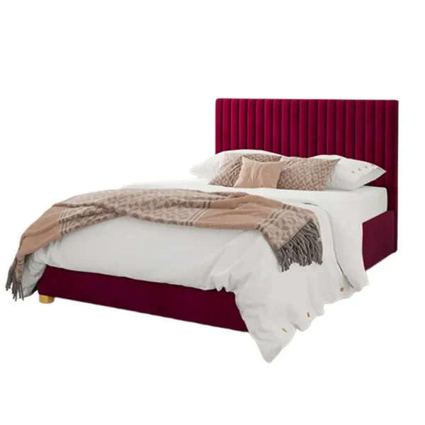 سرير منجد معنقدة عموديًا على شكل قناة في ميرون